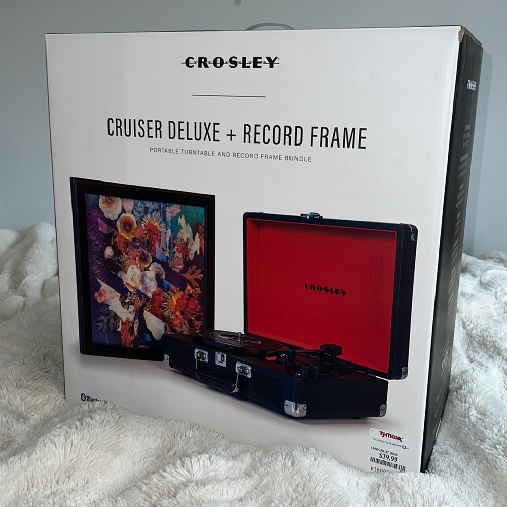 CROSLEY PORTABLE TURNTABLE